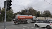 KRUPAN KVAR PRAVI ZASTOJE: Ne rade semafori na uglu ulica Mije Kovačevića i Čarlija Čaplina, stvaraju se gužve