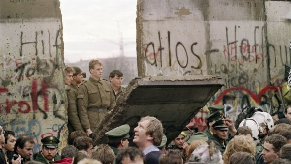 ФЕЉТОН - СУДБОНОСНА 1989. И КРАЈ СОВЈЕТСКЕ ЕРЕ: Криза ауторитаризма није почела Горбачовљевом „перестројком” или падом Берлинског зида