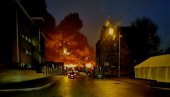 ZATVORENE ŠKOLE, OBUSTAVLJEN SAOBRAĆAJ: U Bredfordu se zapalile hiljade guma