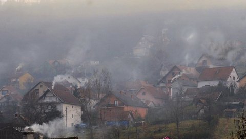 МАСКЕ И ПРЕ ВИРУСА: Велико аеро-загађење у Косјерићу