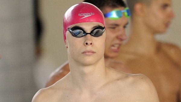 СРБИЈА ЈЕ ИМА НОВЕ ЈУНАКЕ У ПЛИВАЊУ: Андреј Барна у финалу Европског првенства у пливању