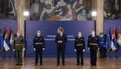 ВУЧИЋ УРУЧИО ОДЛИКОВАЊА: Србија способна да се носи са свим безбедносним изазовима