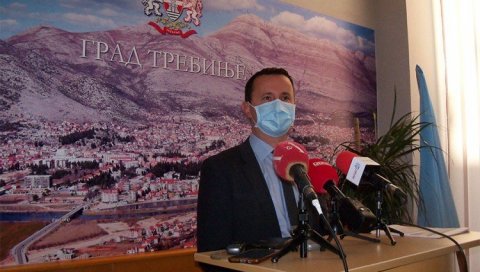 РАДНИЦИ МОРАЈУ БИТИ ЗАШТИЋЕНИ: Порука градоначелника Требиња Мирка Ћурића