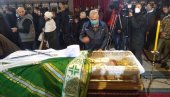 KO NE BUDE IMAO MASKU, DOBIĆE JE ISPRED HRAMA: Crkva sluša preporuke lekara uoči sahrane patrijarha Irineja
