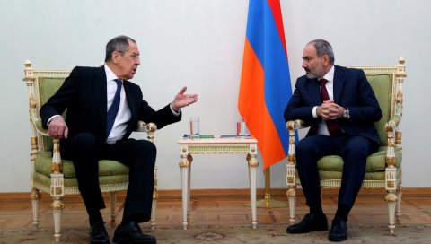 РАЗГОВАРАЛИ ЛАВРОВ И ПАШИЊАН: У првом плану проблеми Нагорно-Карабаха