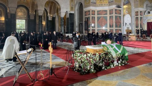 Pod tuđ teret podmetao svoje rame