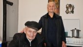 ВАДИО ЗУБЕ - БЕЗ АНЕСТЕЗИЈЕ! Самоуки зубар Душан Ђедовић (95) из села Горње Црквице, бавио се разним занимањима, лично направио клешта