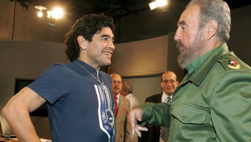 DRUGOVI, SADA STE ZAJEDNO: Maradona preminuo na godišnjicu smrti prijatelja Fidela Kastra.