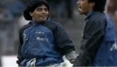 ZBOG OVOGA JE BIO VOLJEN: Svi pod tremom, a Maradona pleše na zagrevanju (VIDEO)