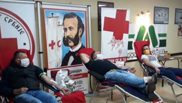 АПЕЛ ЦРВЕНОГ КРСТА У ПАРАЋИНУ: Дајте данас крв, спасите живот
