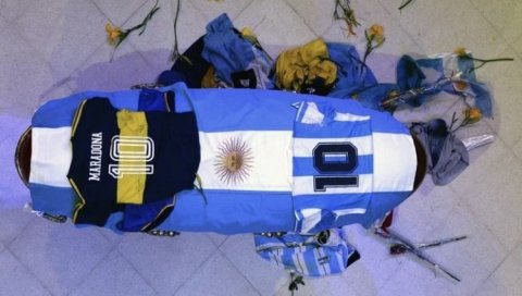 (УЖИВО) ИСПРАЋАЈ МАРАДОНЕ: Милиони Аргентинаца желе да виде Пибеа последњи пут