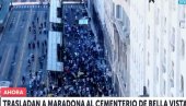 HAOTIČNO NA ULICAMA BUENOS AJRESA: Na hiljade ljudi prati pogrebnu povorku (VIDEO)