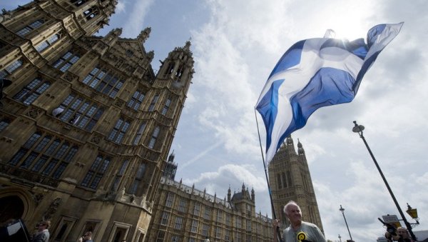 БОРИС ЏОНСОН ОЦЕЊУЈЕ: Неће бити референдума у Шкотској, требало би сви заједно да се концентришемо на борбу против короне