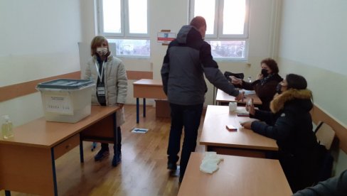 ПОЧЕЛА ПРЕДИЗБОРНА ТИШИНА НА КиМ: Сутра други круг локалних избора у јужној српској покрајини