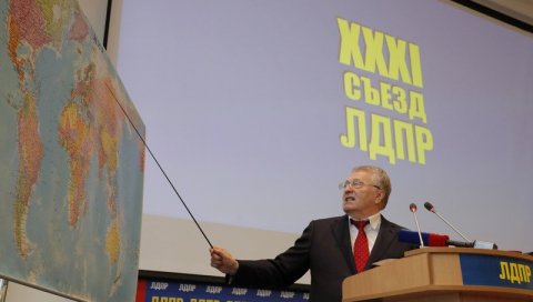 УКРАЈИНУ ПОДЕЛИТИ НА ДВЕ ДРЖАВЕ! Жириновски исцртао нове мапе, Русија би се знатно приближила Србији