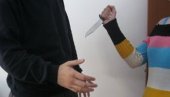 UHAPŠEN MALOLETNIK U NOVOM SADU: Tinejdžer nožem izbo mladića (19), policija mu našla i drogu