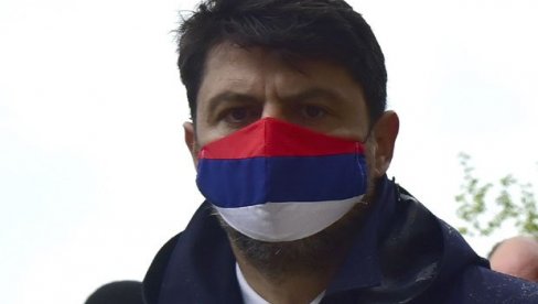 OGLASIO SE I VLADIMIR BOŽOVIĆ: Ambasador Srbije u Crnoj Gori oštro osudio napade na novinara Sadikovića