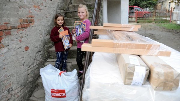 ПОКЛОНИ ЗА МАРИЈУ И МАРИЈАНУ: Помоћ фондације хуманости Новости Драгани Миловановић из Винче и њеним седмогодишњим близнакињама