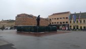 NARODNI TRIBUN U NOVOM SJAJU: Skulptura Svetozara Miletića sredinom ovog meseca ponovo na Trgu Slobode