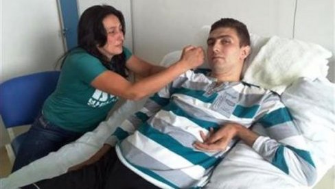 KORONA ODNELA I HRABROG NEMANJU: Preminuo mladi Fočak za koga su širom RS organizovane humanitarne akcije