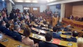 ПРЕТРЕС ПИСМА, ЈЕЗИКА И ВЕРЕ: Седница о избору Владе почиње данас, а парламентарна већина ишчекује рад на законима