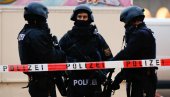 РАЦИЈЕ ШИРОМ НЕМАЧКЕ: Полиција од ултрадесничара запленила ножеве, мачете, самостреле, бајонете