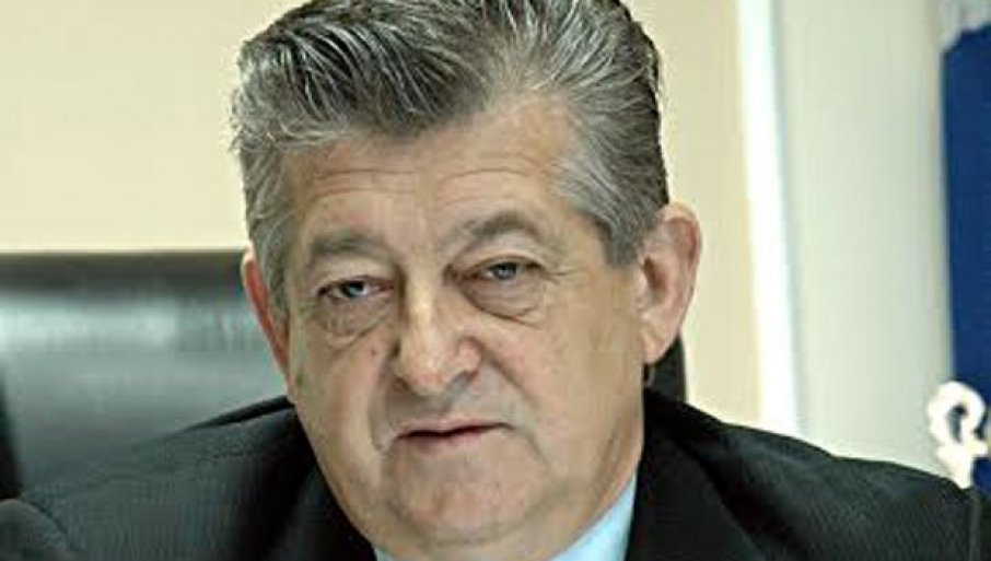 GRADONAČELNIK MIĆIĆ I DALJE NA RESPIRATORU: Sve prognoze krajnje neizvesne GRADONAČELNIK MIĆIĆ I DALJE NA RESPIRATORU: Sve prognoze krajnje neizvesne