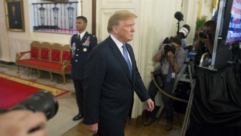 TRAMP STAVLJA VETO NA VOJNI BUDŽET: Predsednik SAD odbija da ustukne pred moćnicima