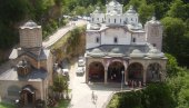 CARA LAZARA PREKRSTILI U JOVANA MILOSTIVOG: Skandaloznim falsifikovanjem oskrnavljene freske u manastiru u Makedoniji (FOTO)