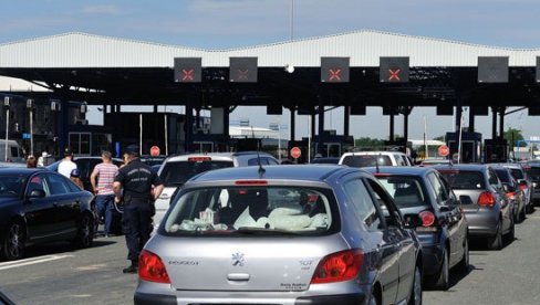 GUŽVE NA GRANICI UOČI PRAZNIKA: Na Horgošu i Batrovcima vozila čekaju sat vremena