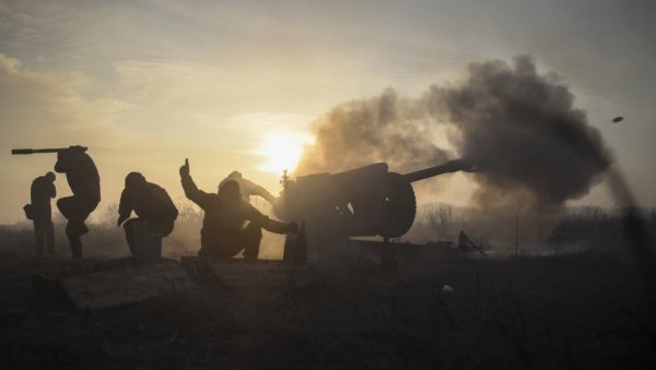 ХУШКАЊЕ НА РАТ: Чешка донира 4.000 совјетских артиљеријских граната Украјини