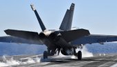 OBJAVLJENI SNIMCI VOJNE VEŽBE NATO U REGIONU: Američki F/A-18 sa nosača Hari Truman vežbali napade na ciljeve na zemlji (VIDEO)