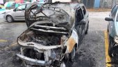 POŽAR NA OPŠTINSKOM PARKINGU U CENTRU ČAČKA: Automobil inspektora izgoreo u potpunosti