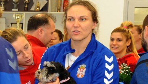 ЦВИЈИЋ У КРИМУ: Једна од наших најбољих рукометашица на лето ће појачати клуб из Љубљане