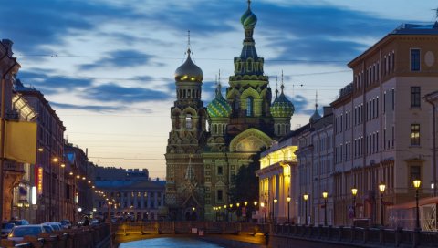НЕЗАПАМЋЕНА ВРУЋИНА: У Петербургу забележена највећа температура у последњих 116 година (ВИДЕО)