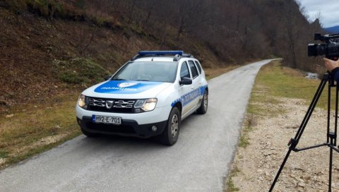 КРИЛИ ОРУЖЈЕ И МУНИЦИЈУ: Полиција по налогу суда извршила претрес у Сребреници па пронашла пушке, пиштољ и муницију