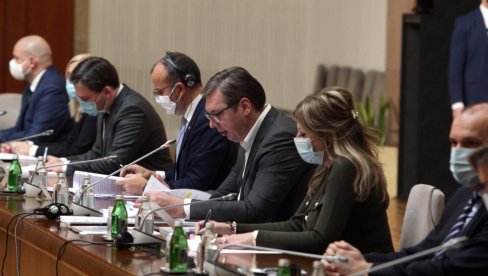 VREDNUJTE NAŠ TRUD: Vučić sa šefom Delegacije EU i ambasadorima zemalja članica