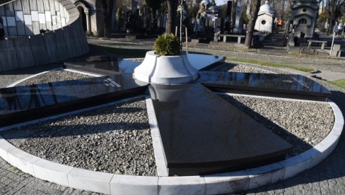 REDITELJ ISPRAĆEN U KRUGU PORODICE: Poslednje zbogom velikom Puriši, kremiran na Novom groblju
