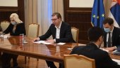 RADNO OD RANOG JUTRA: Vučić na sastanku sa predsednicom Evropske banke za obnovu i razvoj (FOTO)