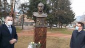 SPOMENIK GEORGIJU ŽUKOVU: U Beranama otkrivena bista maršalu SSSR (VIDEO)