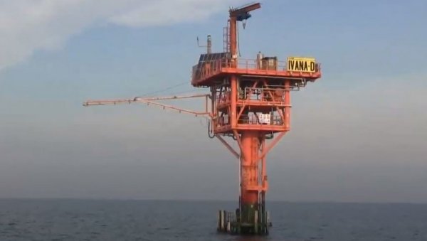 ПРОГУТАЛИ ЈЕ ТАЛАСИ: У олујном невремену на Јадрану нестала нафтна платформа тешка 500 тона! (ФОТО)