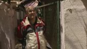 SIN JE ZATEKAO MRTVU: Prvi komšija otkrio kako su izgledali poslednji dani baka Coke, sumnja da se zbog toga ubila (VIDEO)