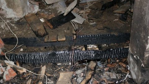 ВАТРА УНИШТИЛА ДВА СТАНА: Детаљи пожара који је током ноћи избио у Грочанском насељу Лештане