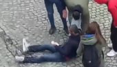 HOROR KOD ZELENOG VENCA: Migrant leži na ulici - napali ga drugi migranti, pa pobegli (VIDEO)