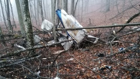 ЈЕЗИВА ФОТОГРАФИЈА: Ево шта је остало од авиона пронађеног на Козари (ФОТО)