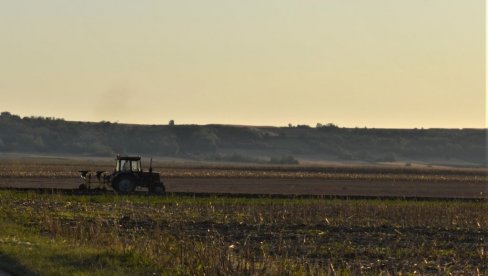 POLJOPRIVREDNICI, OBRATITE PAŽNJU: Evo kada počinje prijava za povoljne kredite