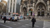 ОТВОРИО ЈЕ ВАТРУ, ПОЛИЦИЈА ЈЕ УЗВРАТИЛА: Преминуо нападач који је пуцао испред цркве у Њујорку