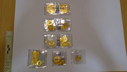 УЛОВИЛИ ДУКАТЕ: Гранична полиција одузела 44 златника са ликом Фрање Јосипа