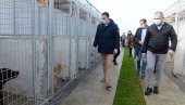 GROBLJE ZA LJUBIMCE: Gradonačelnik Vuković posetio azil za napuštene životinje i obećao