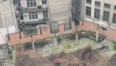 RUGLO SKRIVENO IZA ZGRADA: Zašto centar Beograda “krasi” dvorište - dokaz urbanističke katastrofe? (FOTO)